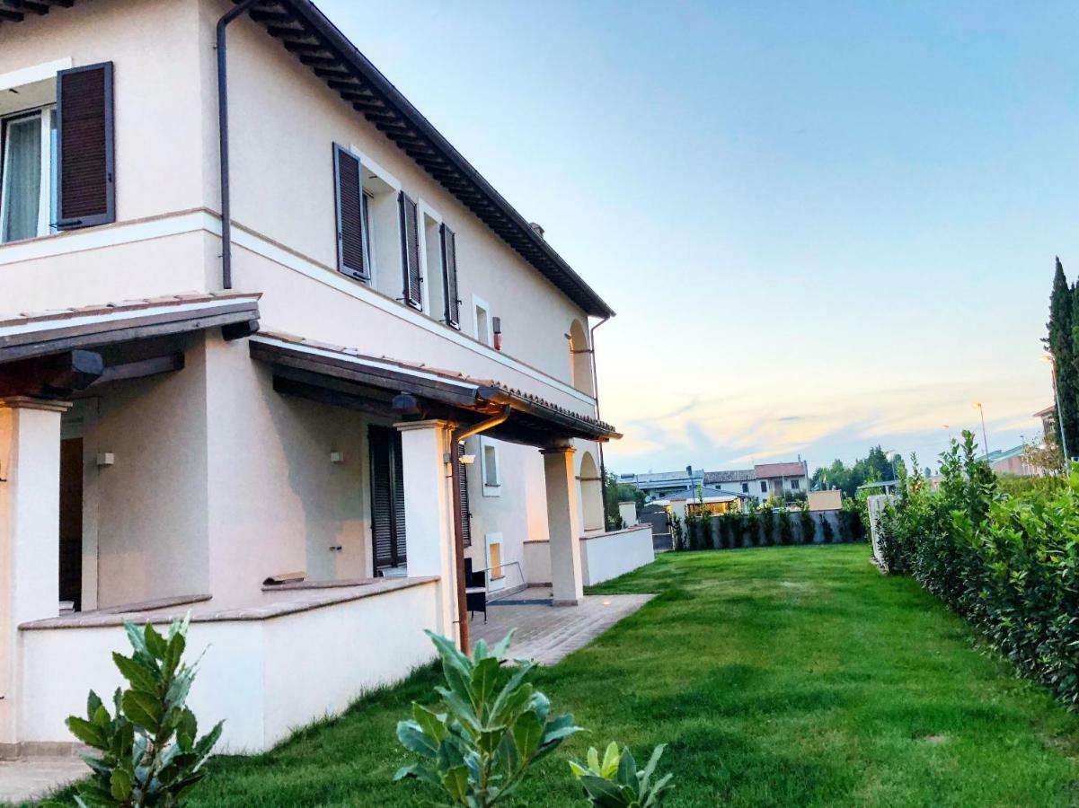 Villa Pirignano Foligno Luaran gambar